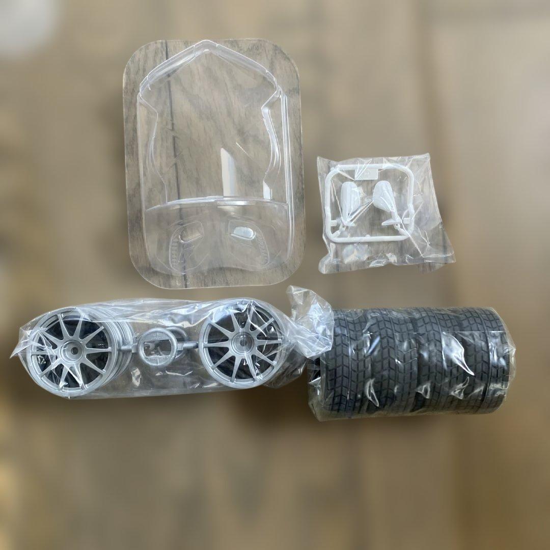 【送料込み】【新品】タミヤ1/12 R/C TT-02シャーシ　フェラーリF12
