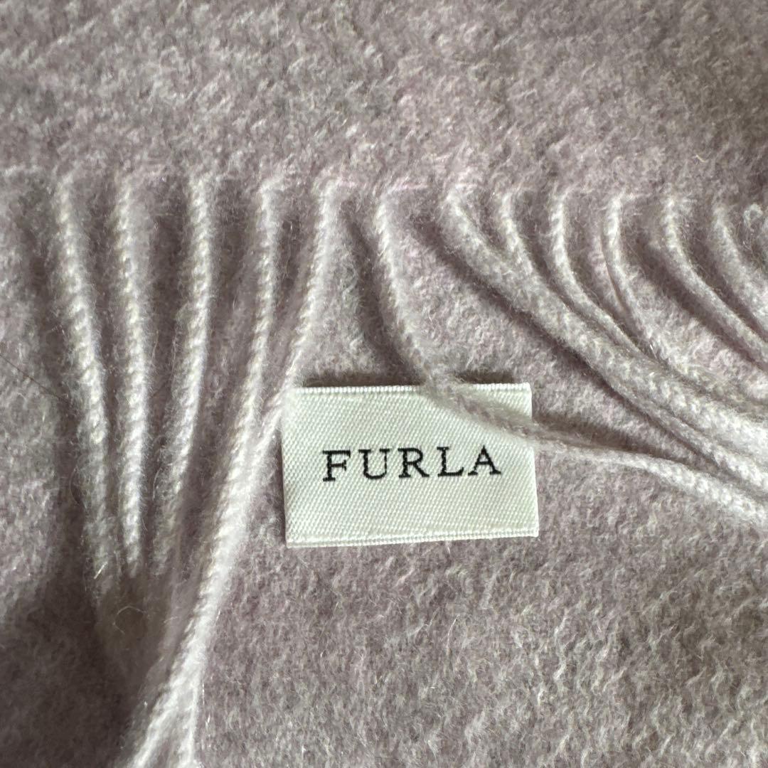 FURLA 薄いピンク フリンジマフラー