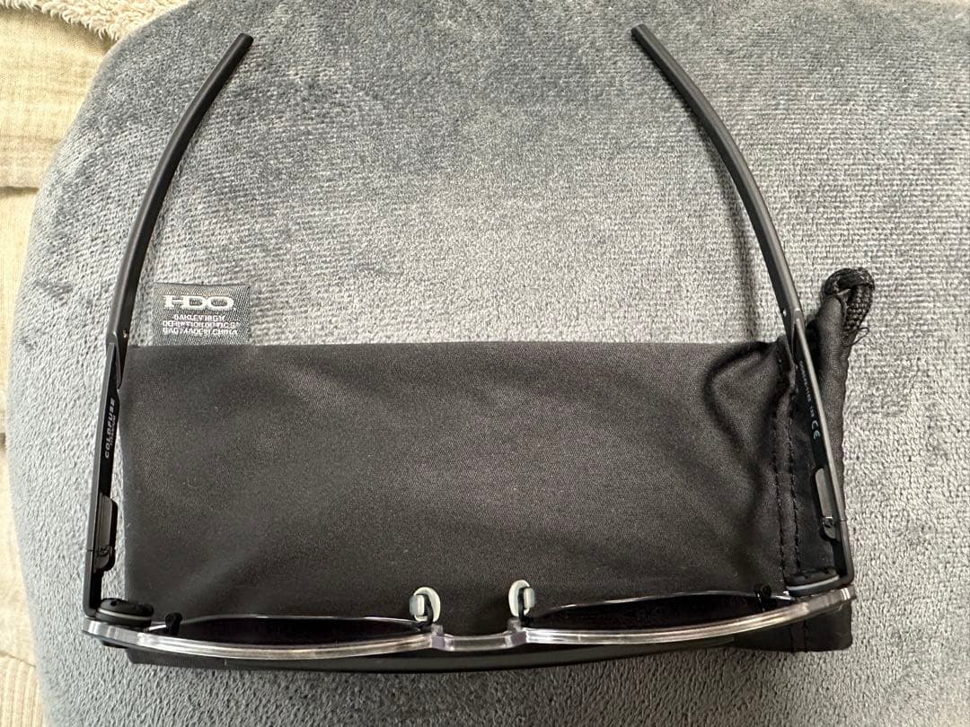 【にゃー】OAKLEY/COLDFUSE/偏光/サングラス/収納袋付き