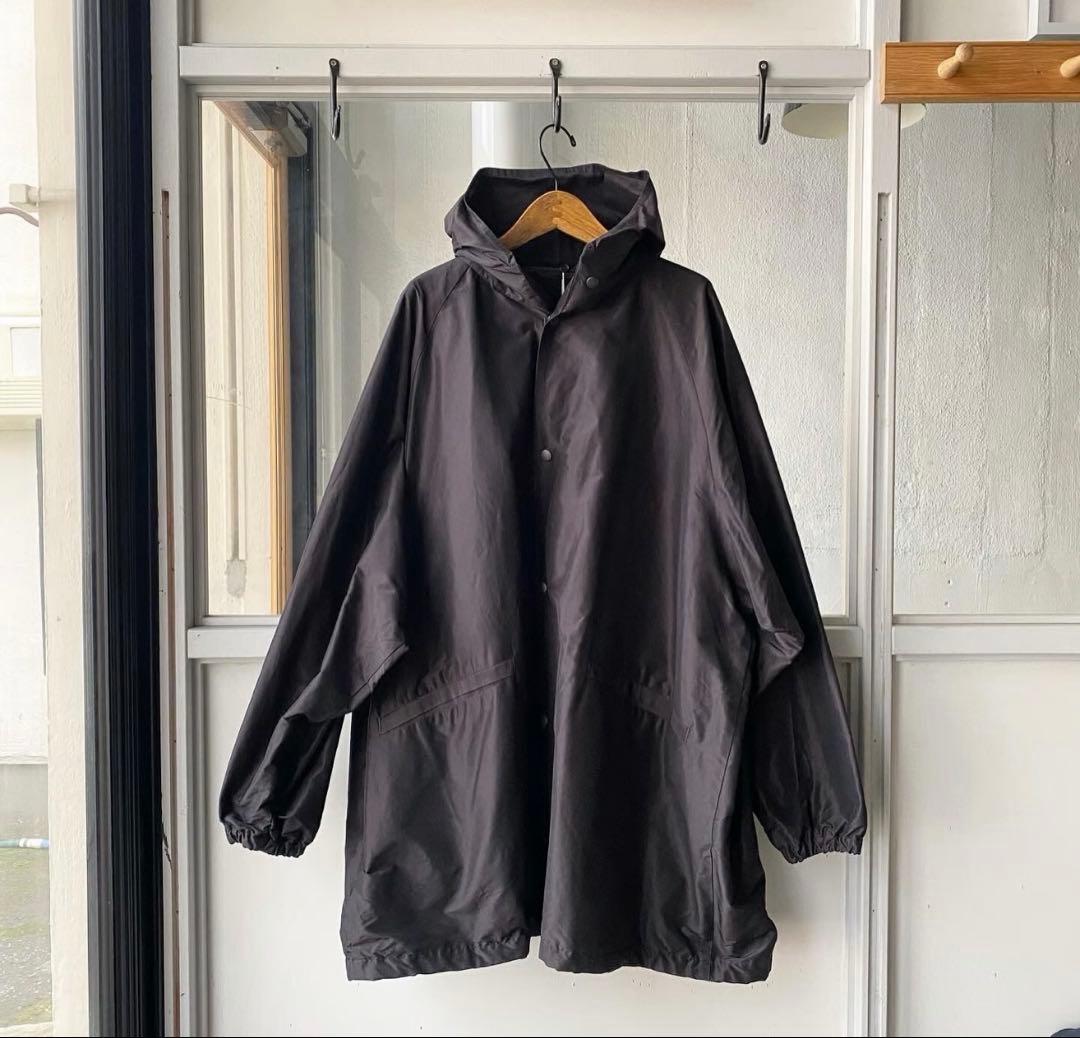 COMOLI コットンシルク フーデッドコート BROWN