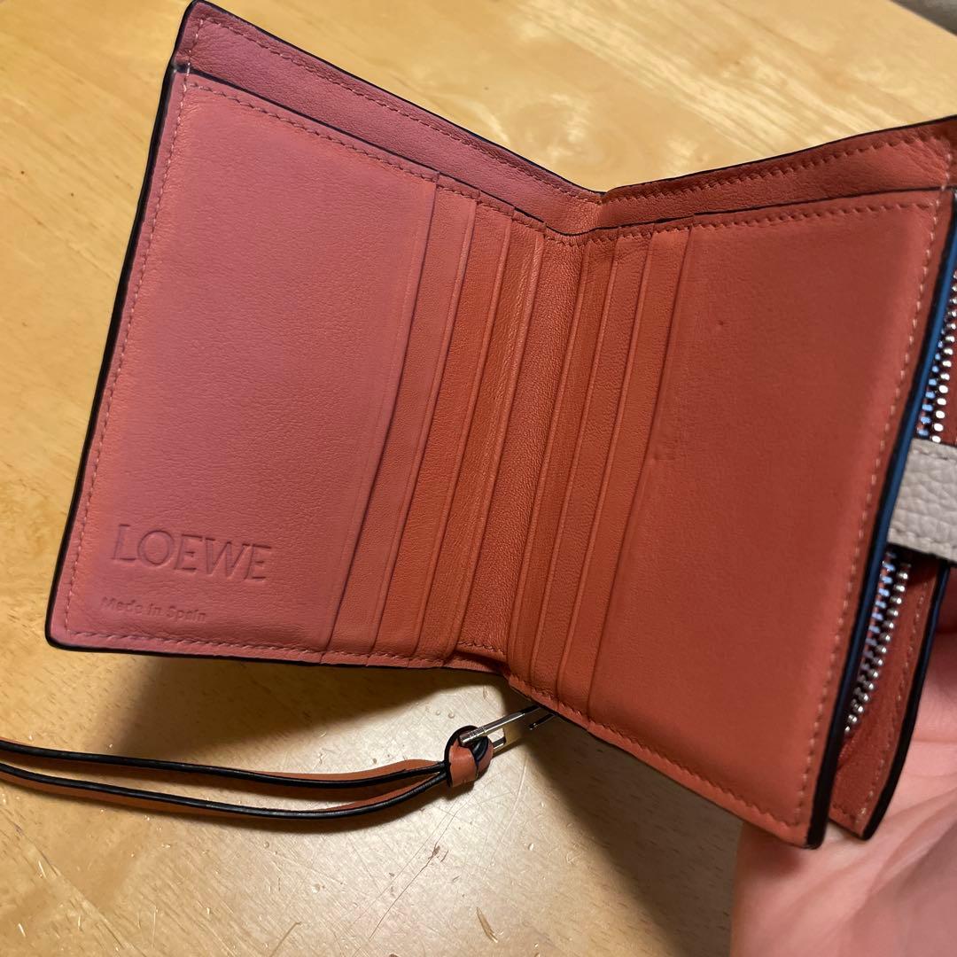 正規品　LOEWE レザー 二つ折り ベージュ　ピンク