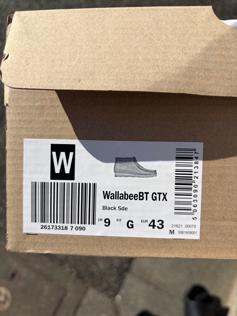 靴 clarks WallabeeBT GTX