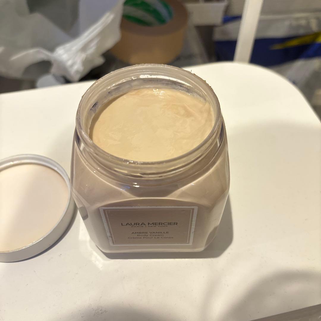 LAURA MERCIER アンバーバニラ ボディクリーム 300g