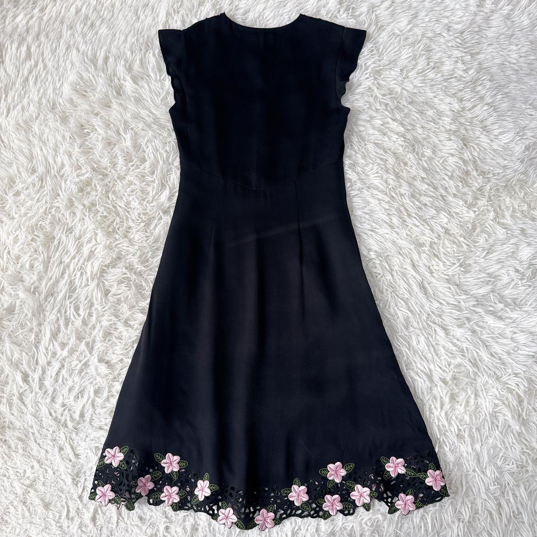 美品 トッカ シルク100% ワンピース 花柄刺繍 カットワーク ブラック 0