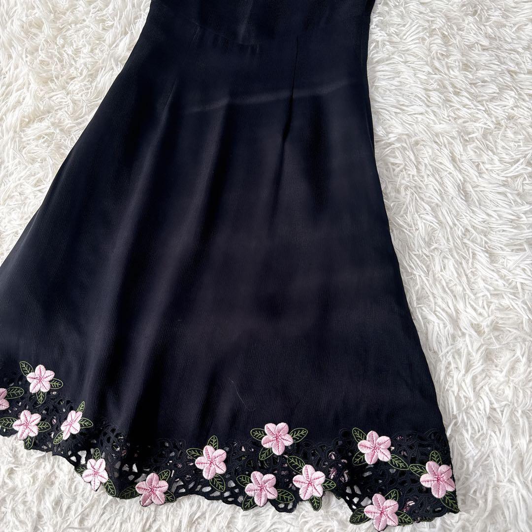 美品 トッカ シルク100% ワンピース 花柄刺繍 カットワーク ブラック 0