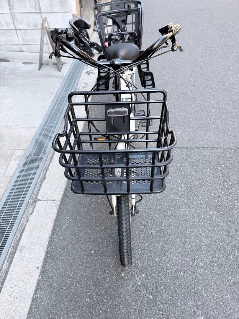 子供乗せ　ヤマハ　電動アシスト自転車 チャイルドシート付き ホワイト