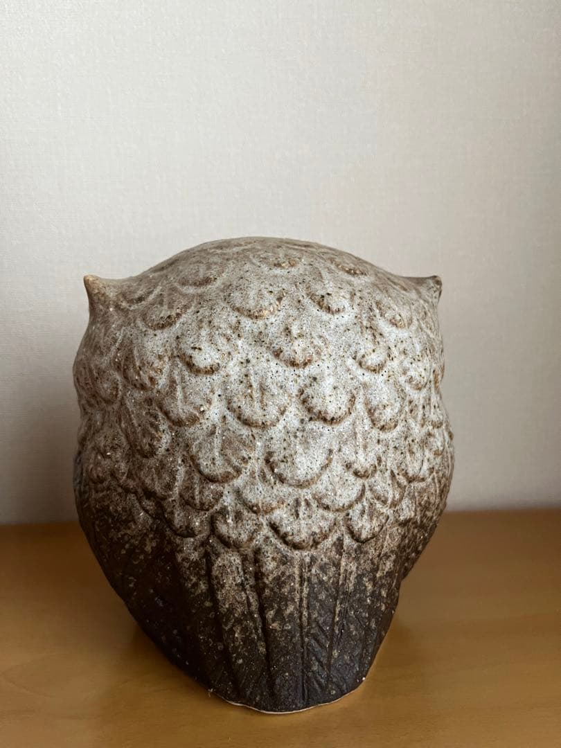 フクロウ置き物　信楽焼と木彫り