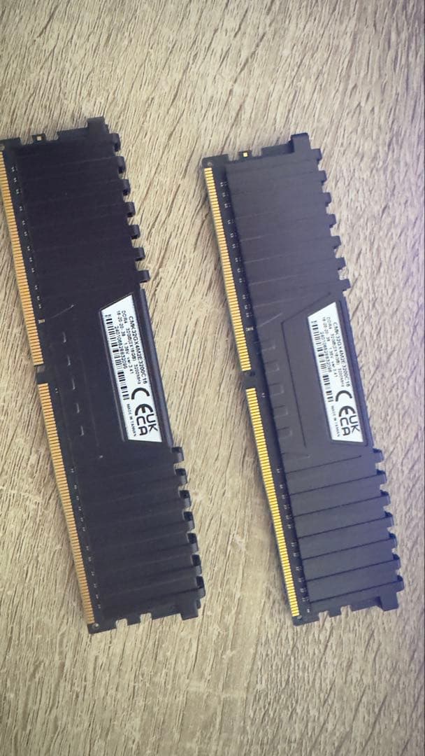 メモリー CORSAIR DDR4 32GB（16G×2）3200MHz