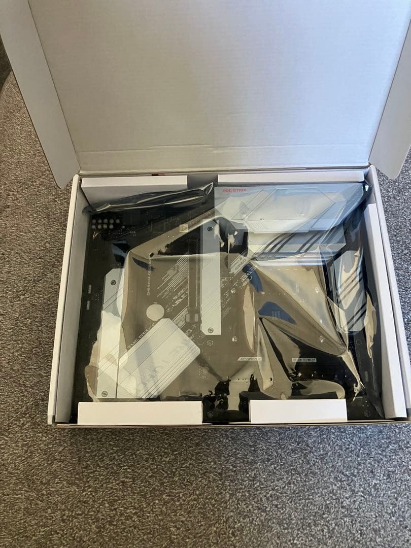 ASUS ROG STRIX B550-A GAMING マザーボード