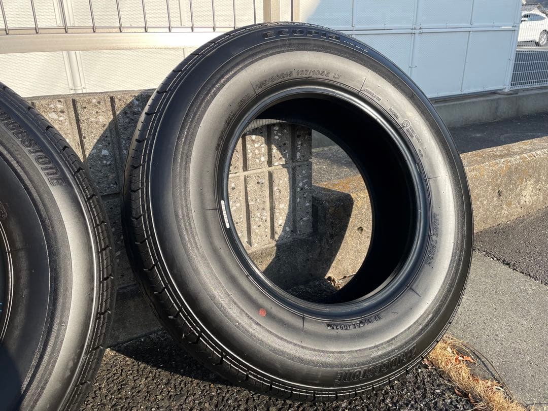 ハイエース純正タイヤ　BRIDGESTONE 195/80R15 中古4本セット