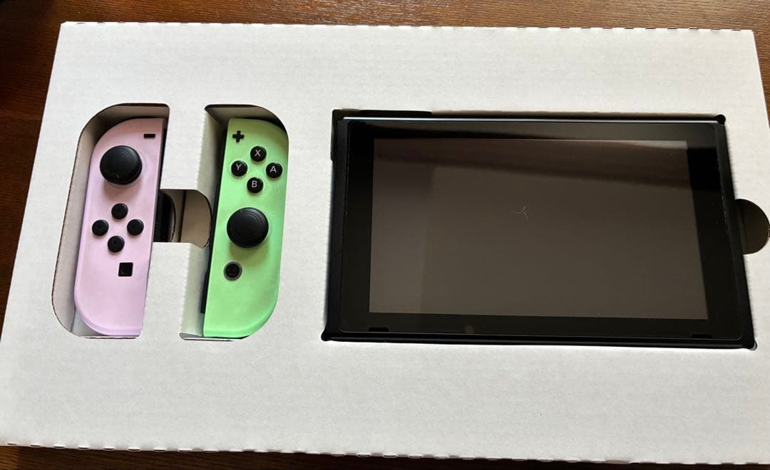 Nintendo Switch 本体 ジョイコンパステルピンクとパステルグリーン