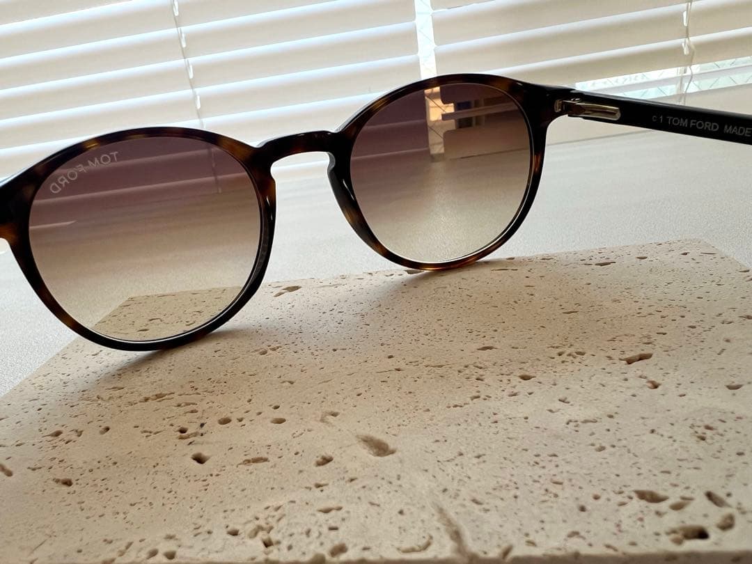 TOM FORD サングラス TF539 52F