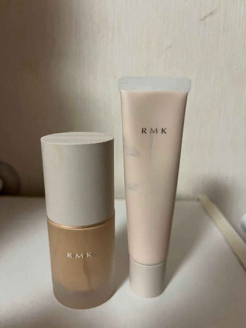 RMK リクイドファンデーション & ポアレススキンベース