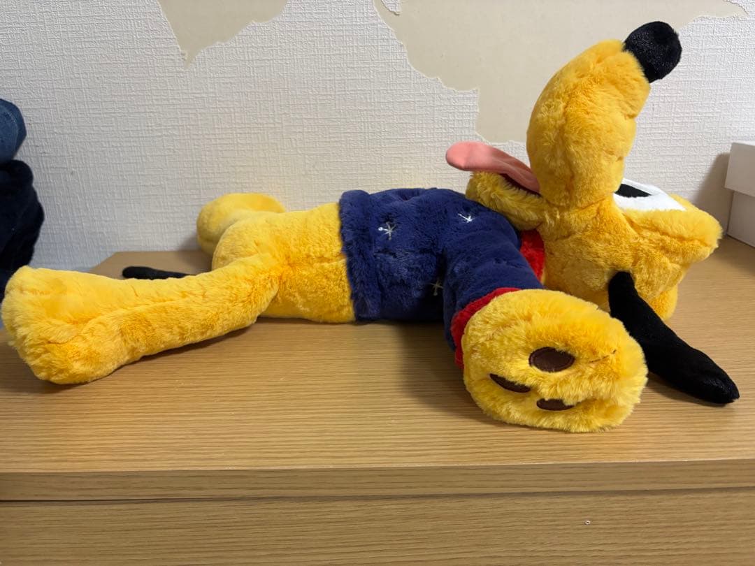 プルート クリスマス 2024 抱き枕 ぬいぐるみ　ディズニー　#1