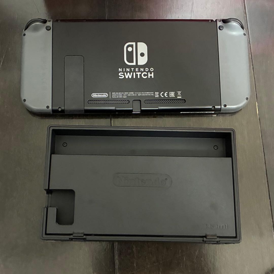 【完品・美品】Nintendo Switch 本体 グレー　ケース・保護フィルム