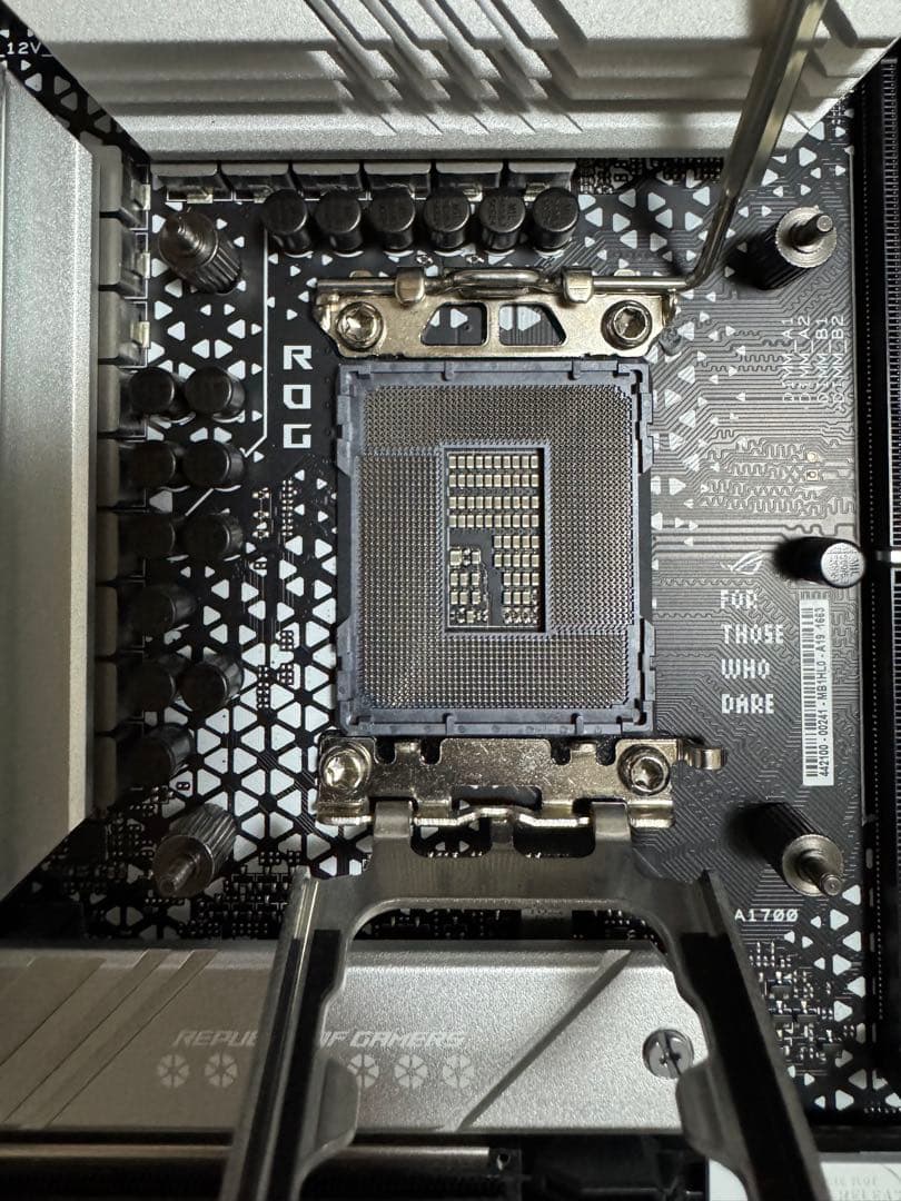 ROG STRIX B760-G GAMING WIFI S マザーボード　吹雪