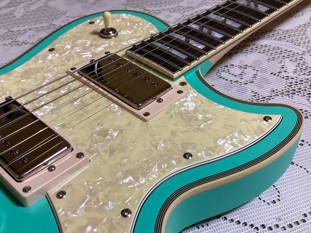 ギター D'Angelico Deluxe Atlantic LE