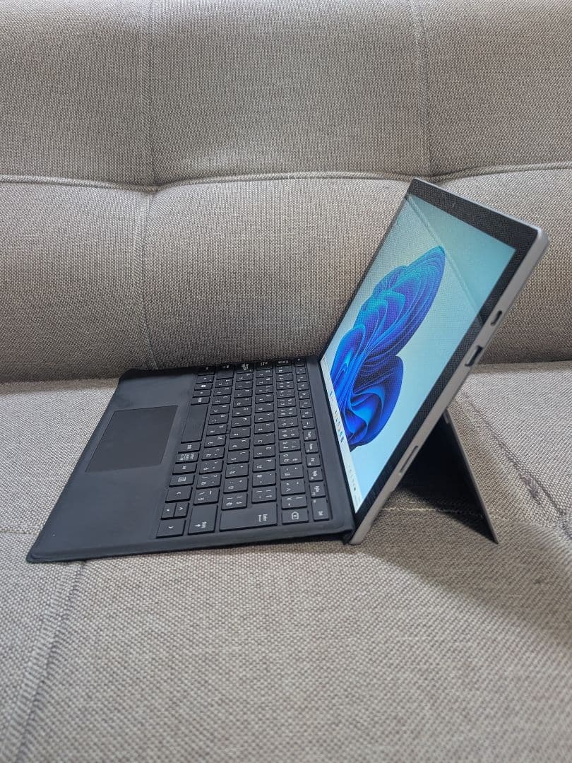 Surface Pro 7 i5 8GB 256GBタイプカバー付きa