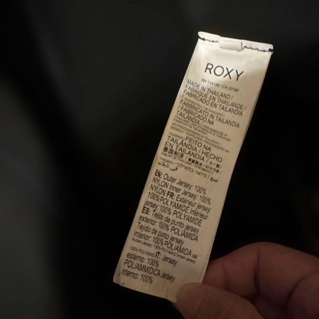 ROXY フルスーツ ブラック フラワーパターン　ジャーフル