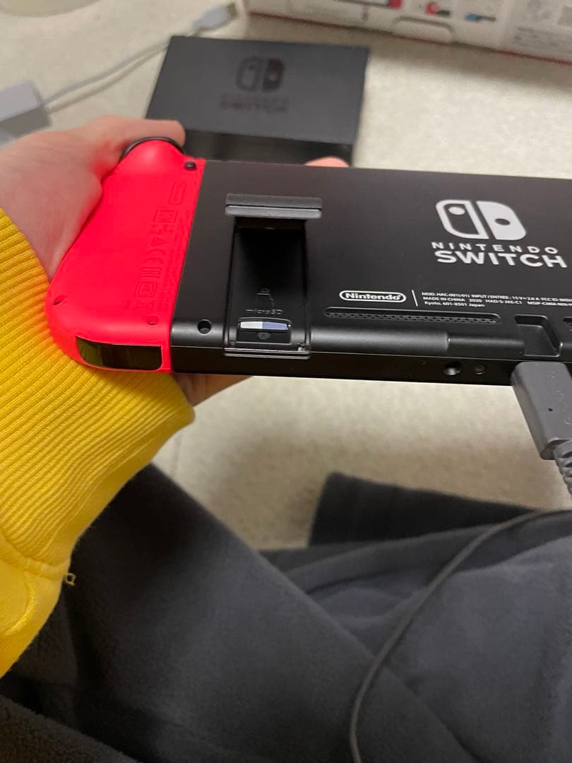 ニンテンドーswitch 本体　保護フィルムSDカード付き