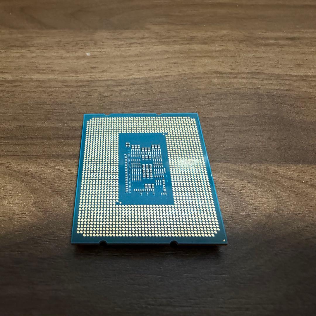 Intel Core i3-12100F CPU 本体