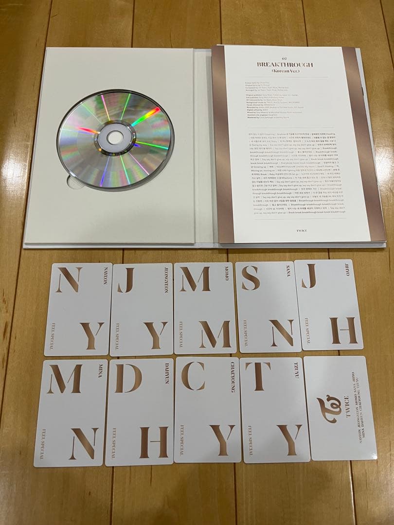 TWICE Feel Special アルバム CD、歌詞カード、ポスター付き