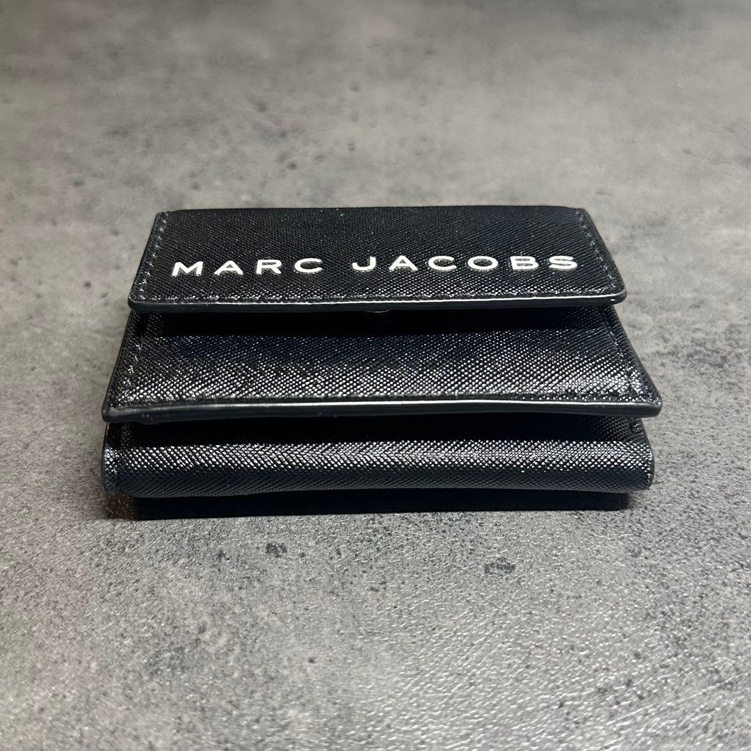 MARC JACOBS ロゴ　三つ折り財布　コンパクトウォレット　ミニ財布