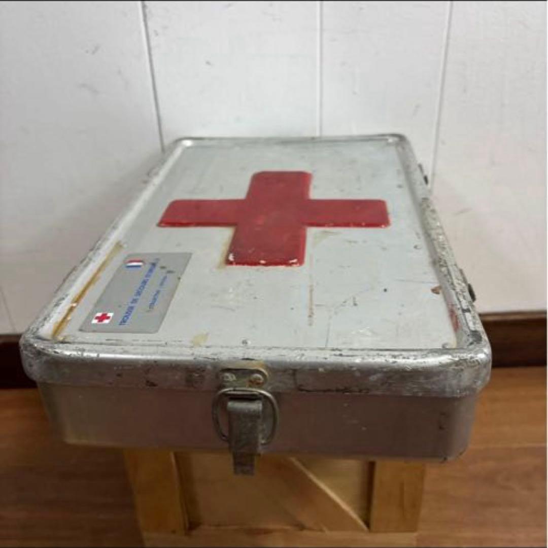 フランス軍　実物　FIRST AID KIT CASE メディカルケース　アルミ