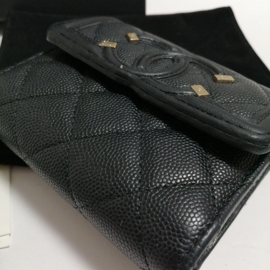 CHANEL CCフィリグリー キャビアスキン　三つ折り財布　黒