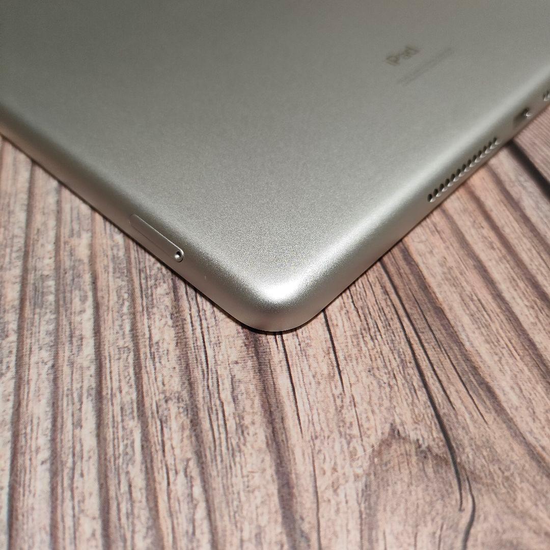 iPad 第7世代 128GB SIMフリー シルバー バッテリー96%