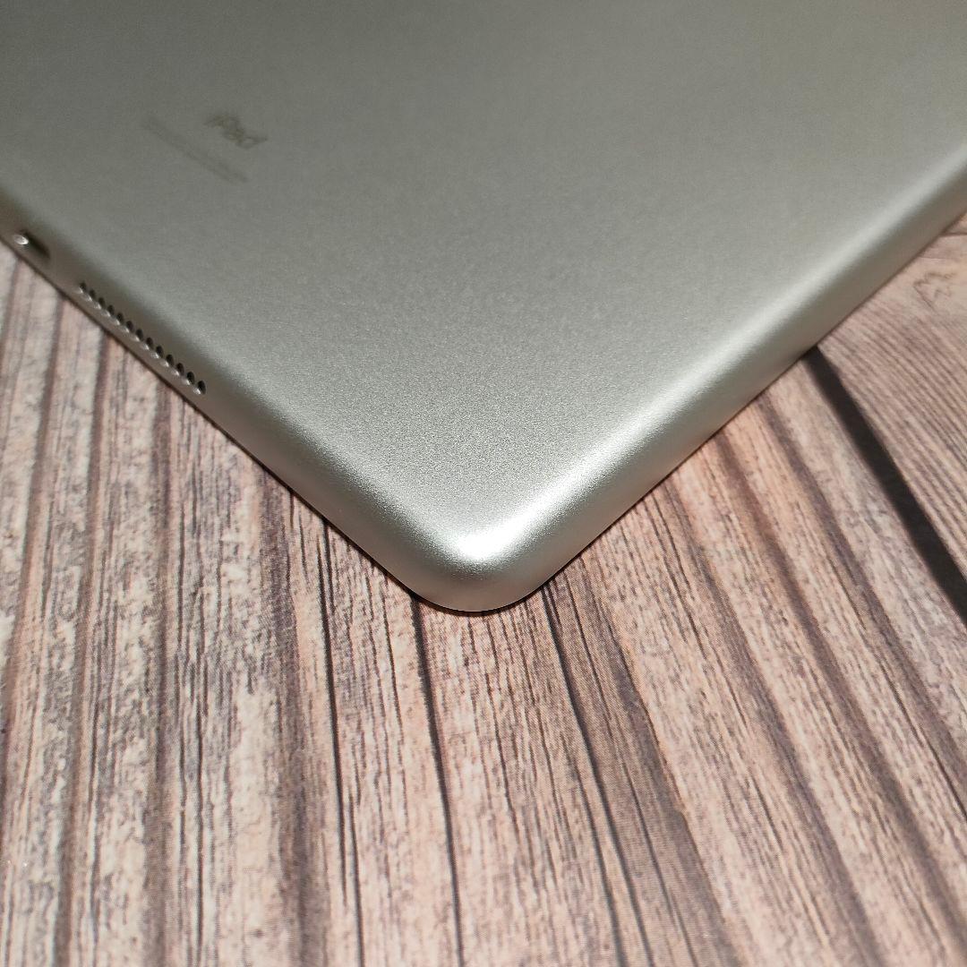 iPad 第7世代 128GB SIMフリー シルバー バッテリー96%