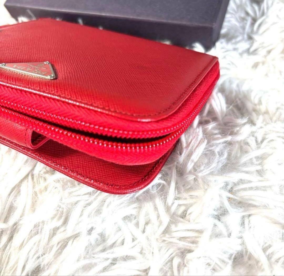 美品✨PRADA プラダラウンドジップ　折り財布 サフィアーノ　レザー