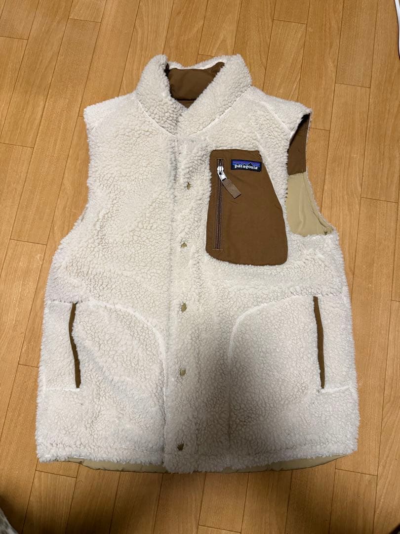 patagonia リバーシブル　ベスト