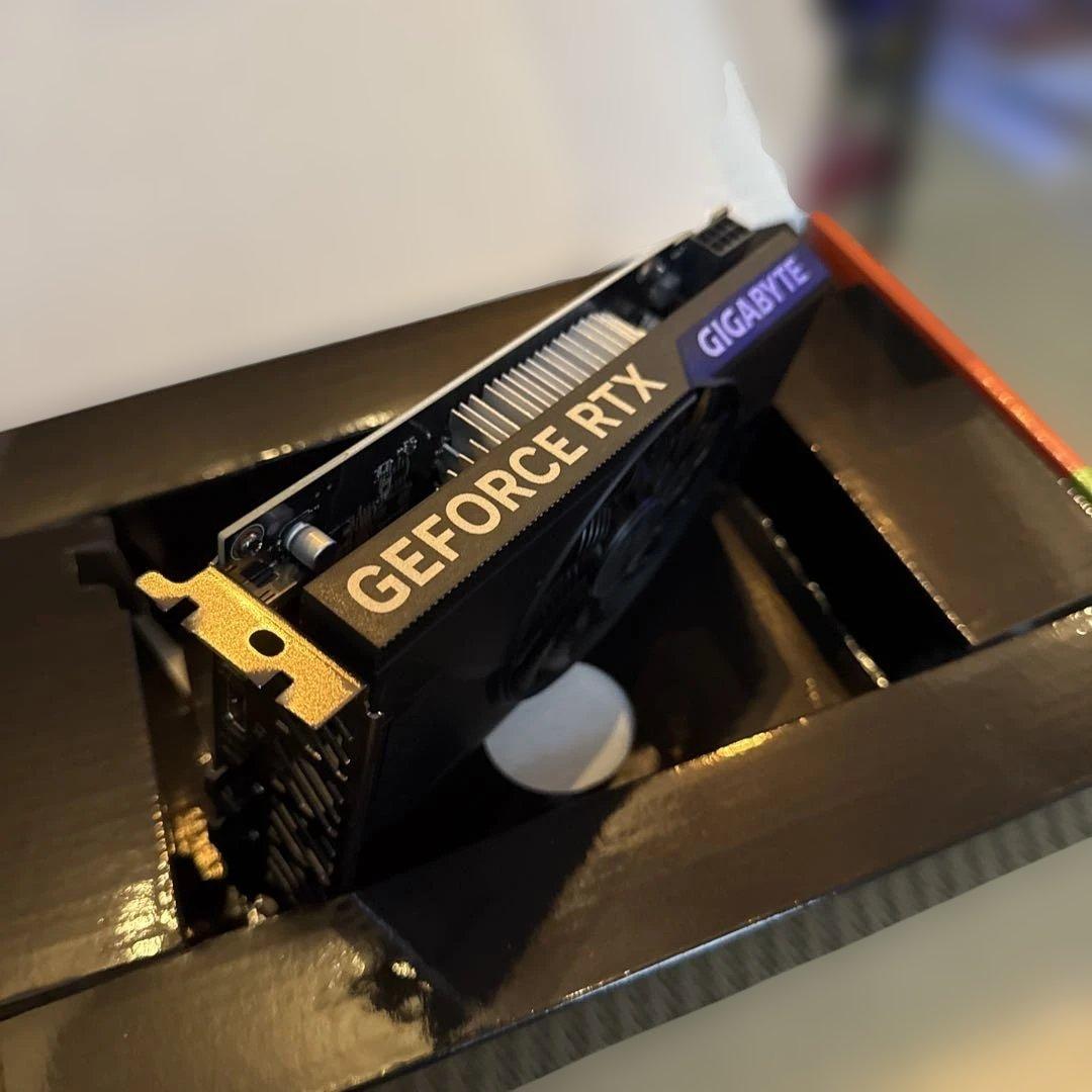 グラフィックボード・グラボ・ビデオカード GIGABYTE RTX 4060 D6 8G