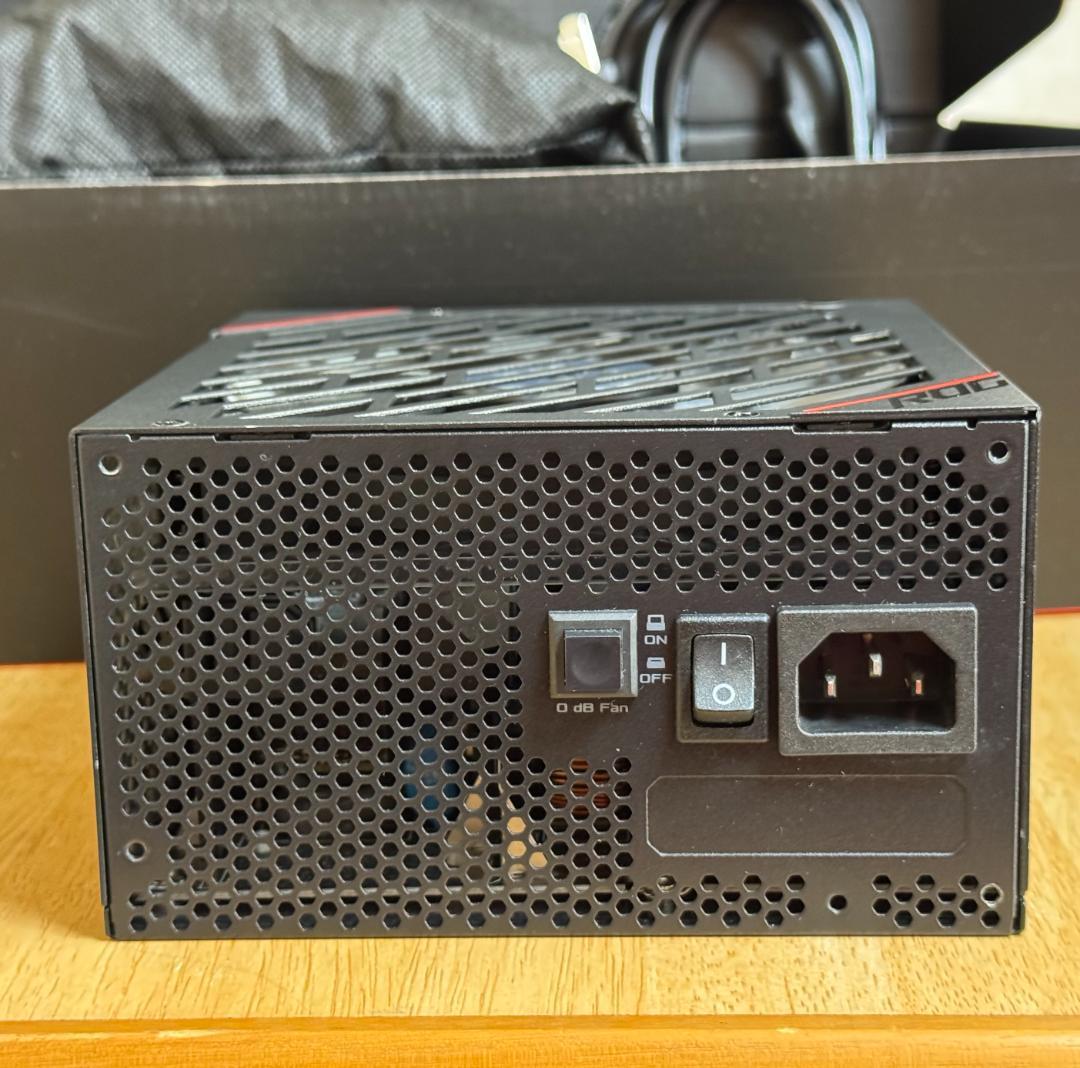 ASUS ROG STRIX 650W GOLD 電源ユニット