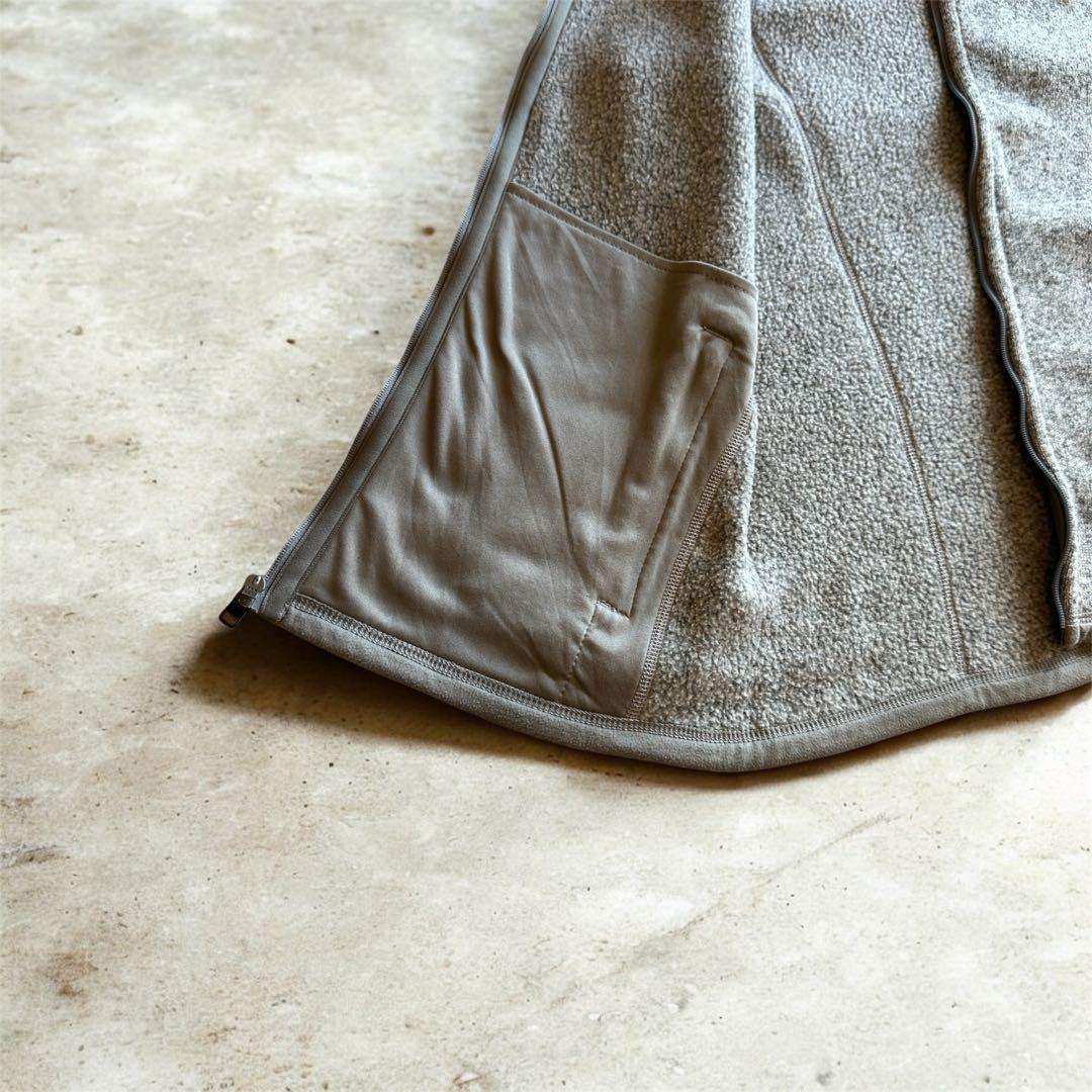 【美品】patagonia フリースベスト グレー　EY刺繍