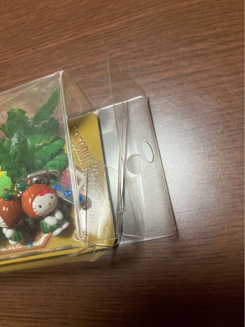 希少激レア新品 ご当地 ハローキティ ハワイ ココナッツ プリンセス ストラップ
