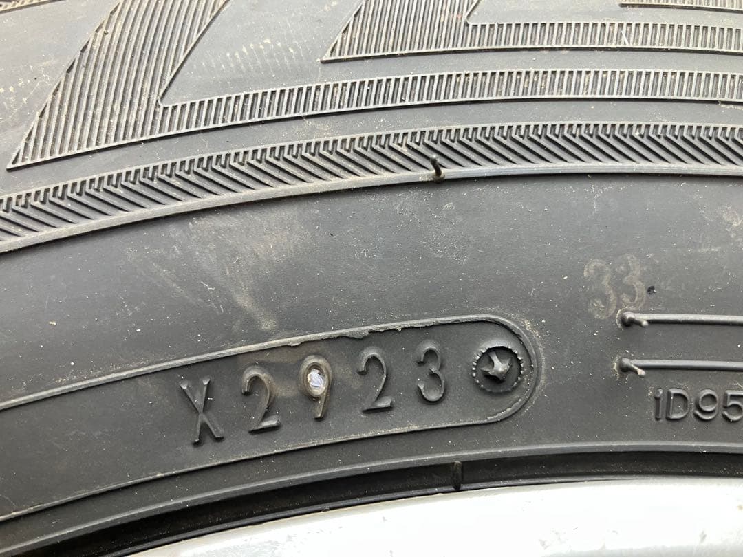 ノア　純正スチールホイール195/65r15 wm03