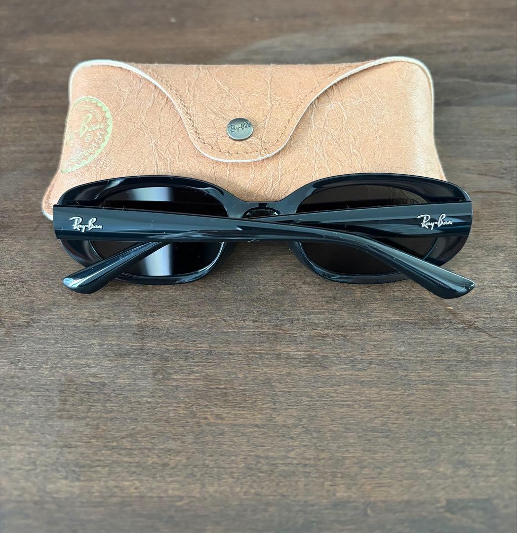 Ray-Ban ブラック オーバルサングラス ORB4441D