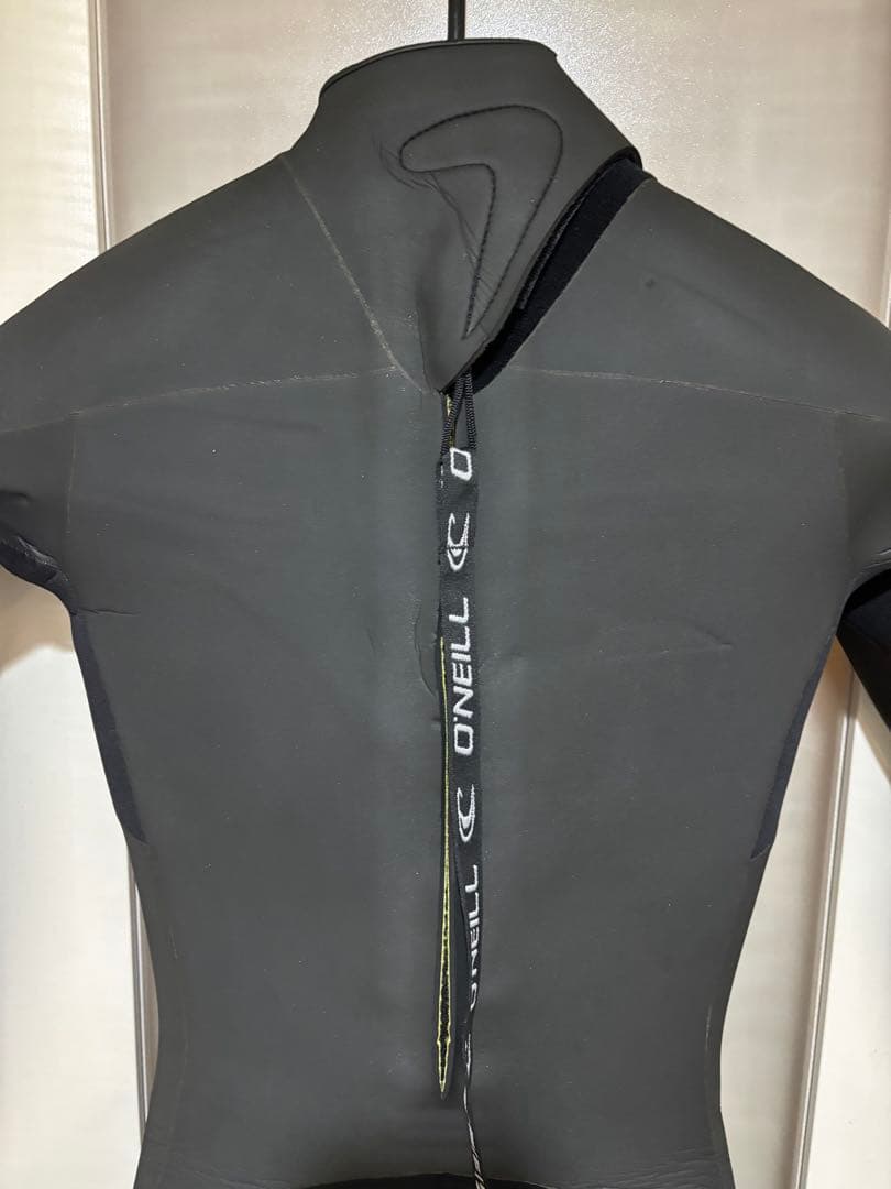 美品！　O'NEILL　バックジップ　5/3mm　セミドライ　Mサイズ