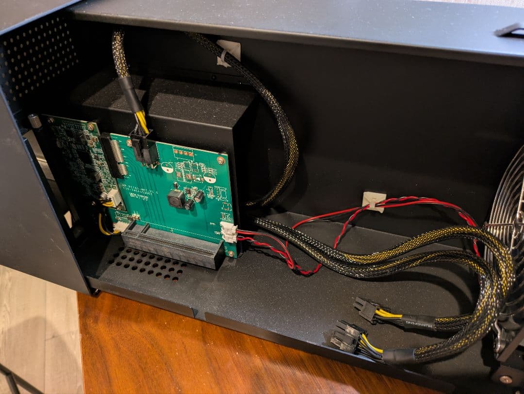 グラフィックボード・グラボ・ビデオカード Akitio Node eGPU Box
