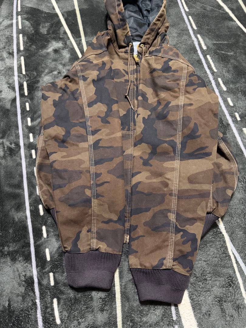 う*ん様 ‼️Carhartt アクティブジャケット CAMO