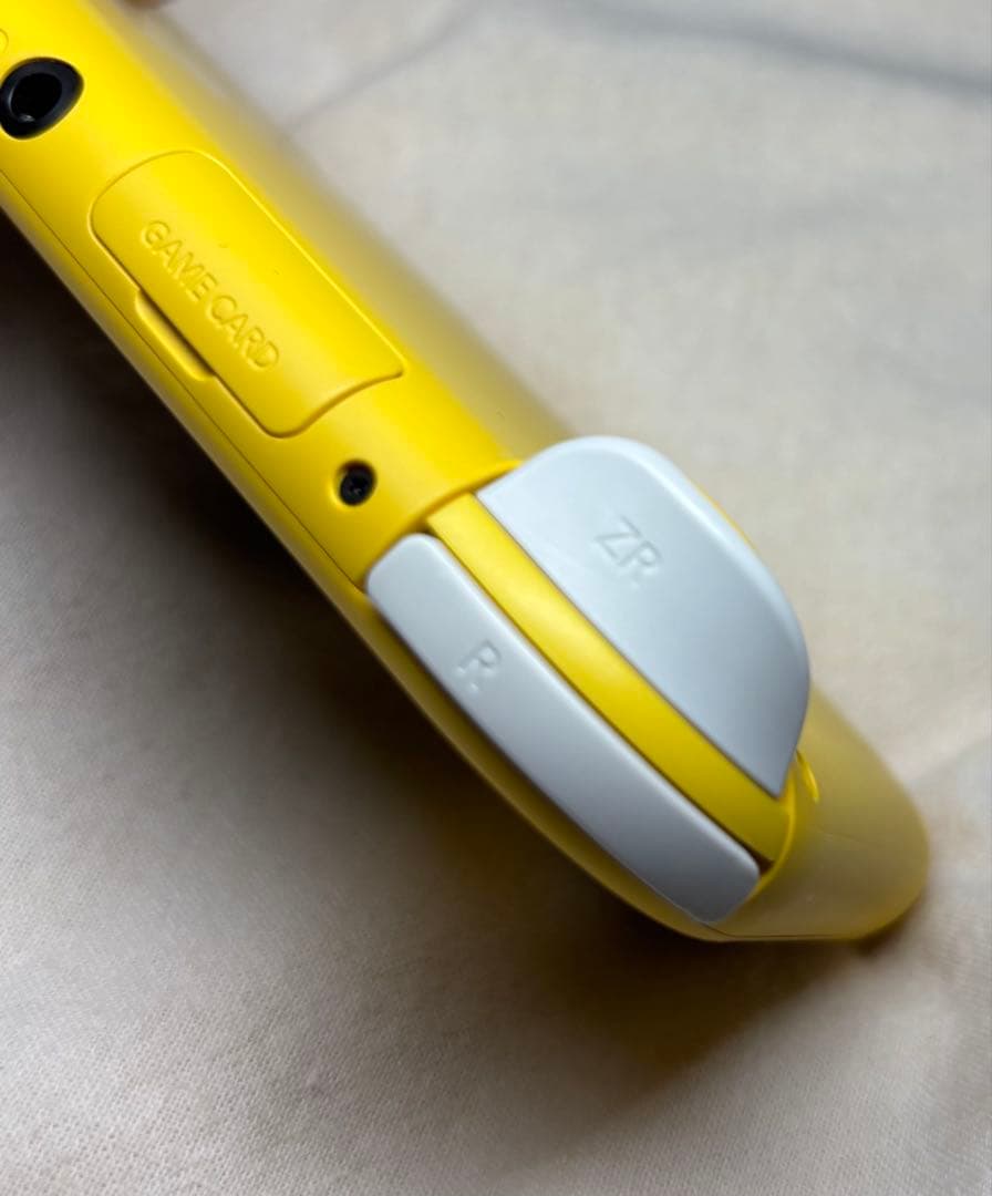 Nintendo Switch Lite イエロー 本体とケース付き 箱無し