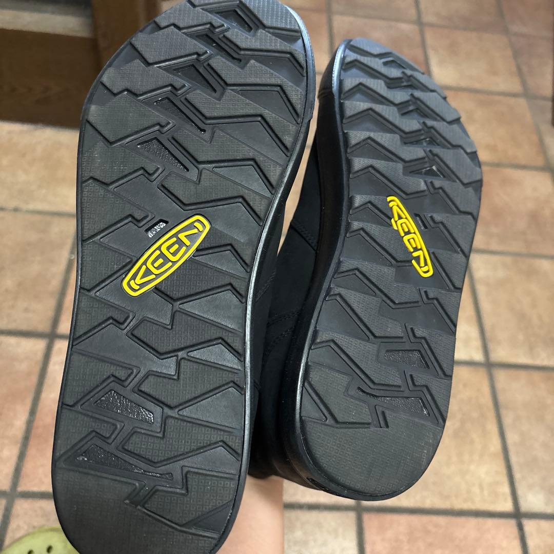 ブラック サイドゴアブーツ レザー　KEEN