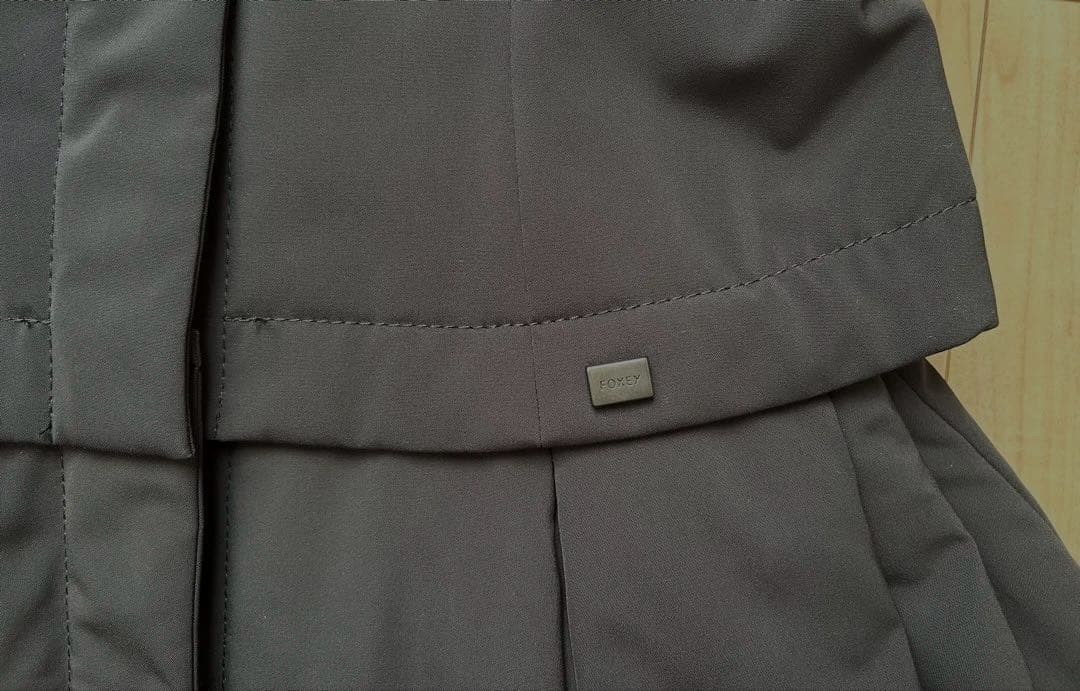 フォクシー　レイニークッションコート