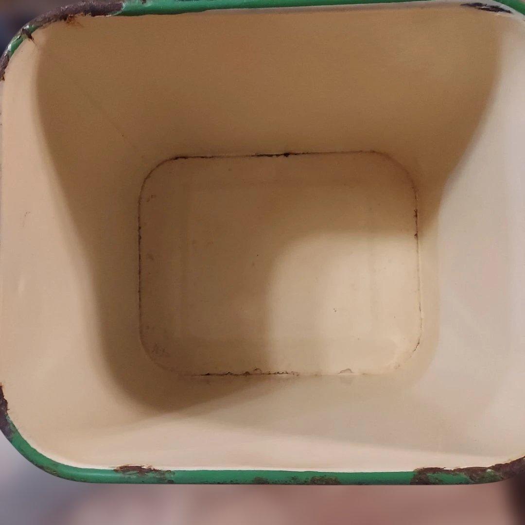 アンティークホーロー缶