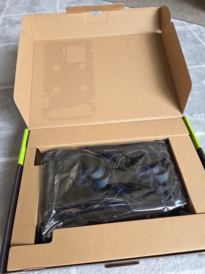 グラフィックボード・グラボ・ビデオカード ASUS GeForce RTX 4060 8GB