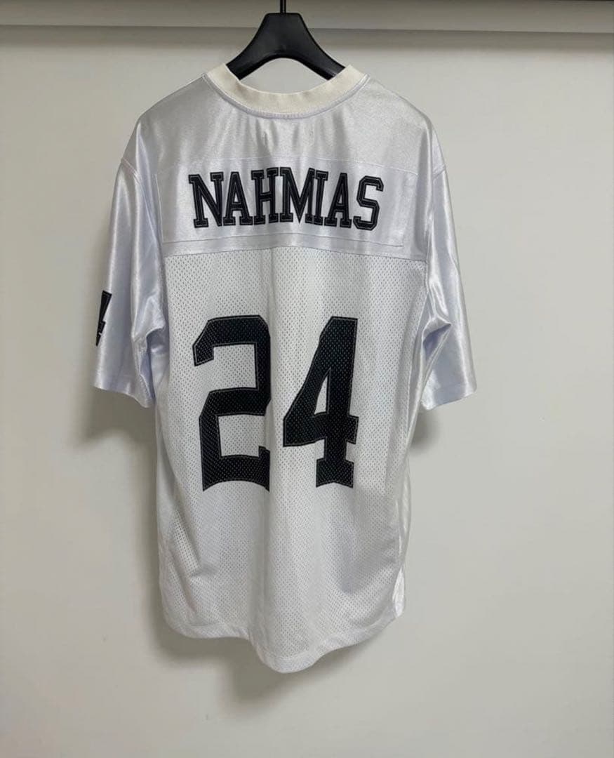 Eve着用 NAHMIAS FOOTBALL shirt