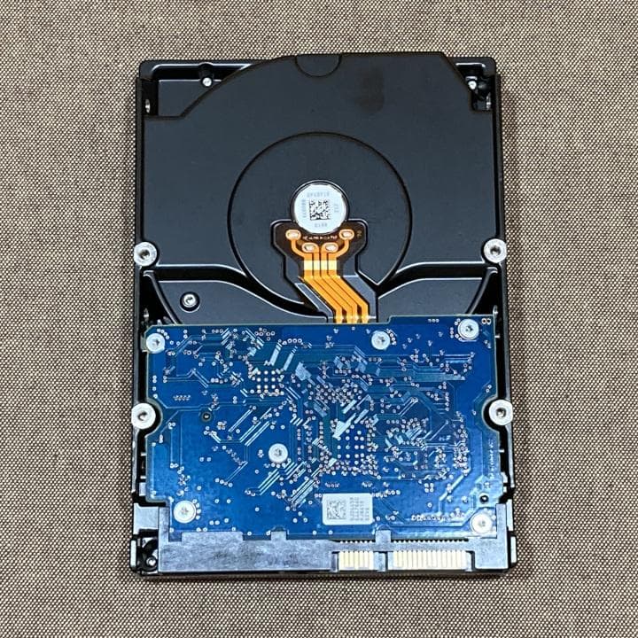HGST 3.5インチ SATA HDD 4TB【中古】