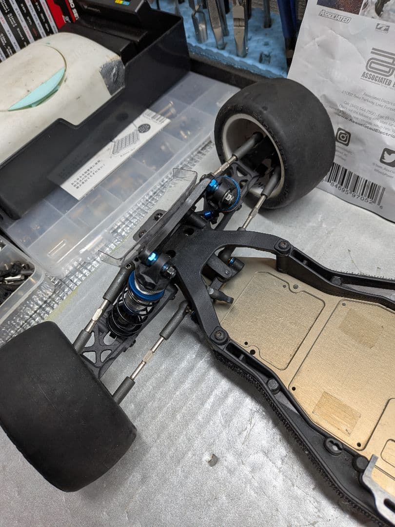 Associated Electrics B6.3 オフロードバギー